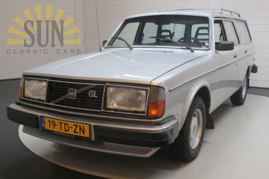 Volvo 245 GL overdrive 1980 WWW.ERCLASSICS.COM
